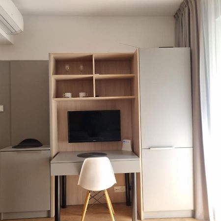 Aparthotel In Warsaw Very Close To The City Center, Free Underground Parking, Wifi, Air Conditioning, Balcony Exteriör bild