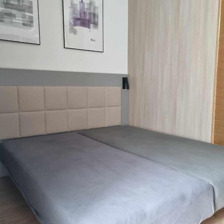Aparthotel In Warsaw Very Close To The City Center, Free Underground Parking, Wifi, Air Conditioning, Balcony Exteriör bild