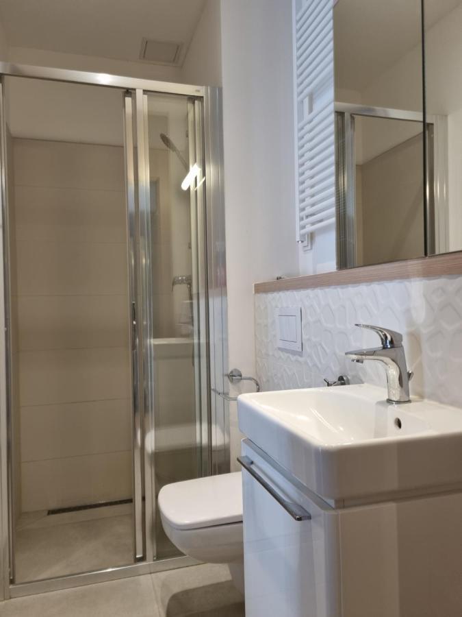 Aparthotel In Warsaw Very Close To The City Center, Free Underground Parking, Wifi, Air Conditioning, Balcony Exteriör bild