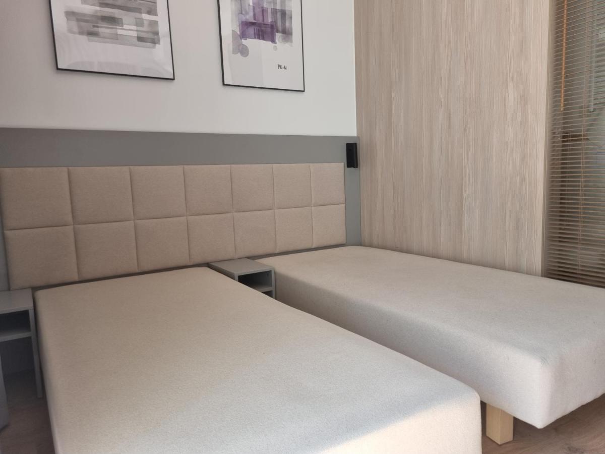 Aparthotel In Warsaw Very Close To The City Center, Free Underground Parking, Wifi, Air Conditioning, Balcony Exteriör bild