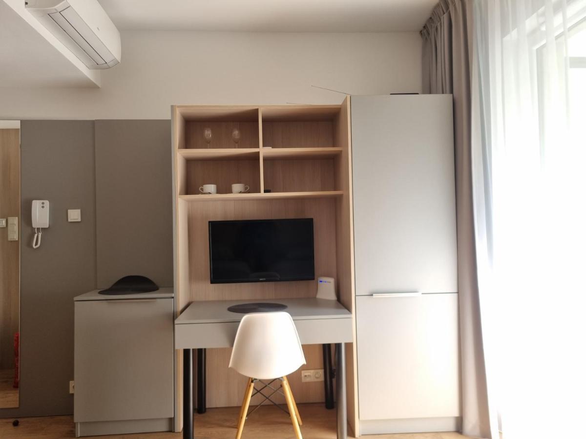 Aparthotel In Warsaw Very Close To The City Center, Free Underground Parking, Wifi, Air Conditioning, Balcony Exteriör bild